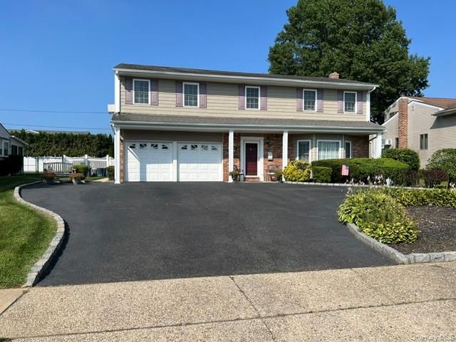  4 BR,  3.00 BTH &nbsp;Colonial style home in Kings Park