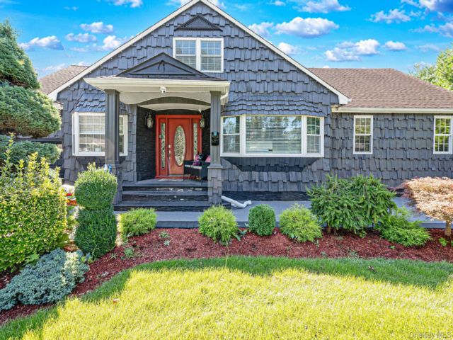  6 BR,  7.00 BTH &nbsp;Exp ranch style home in Brentwood