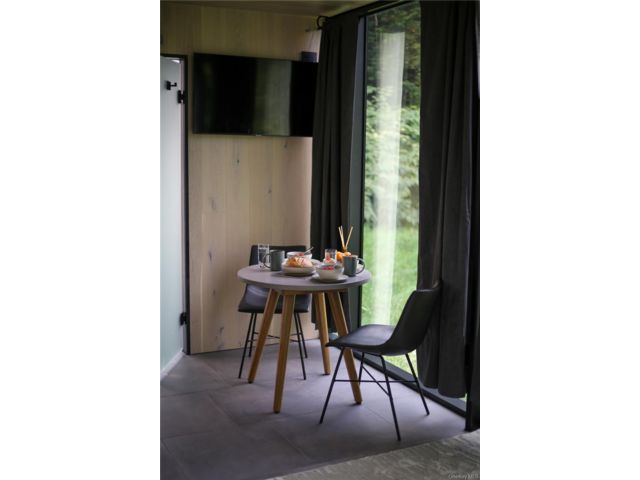 [PHOTO]