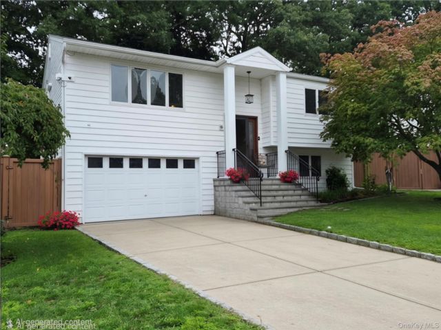  4 BR,  2.00 BTH &nbsp;Hi ranch style home in Huntington Station