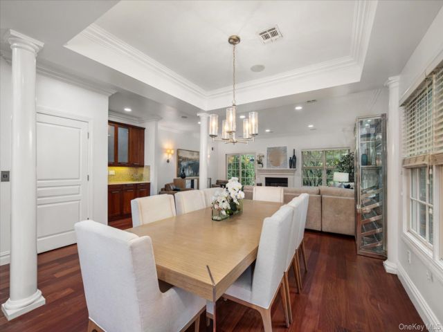 [PHOTO]