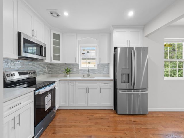  6 BR,  5.00 BTH &nbsp;Hi ranch style home in Jamaica