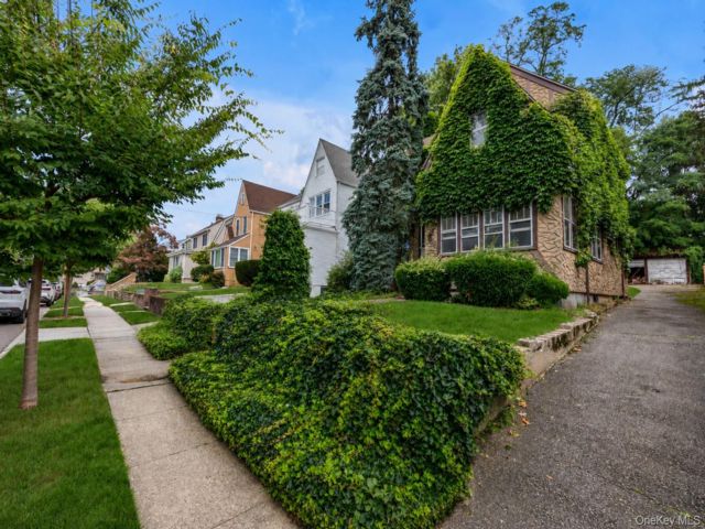 [PHOTO]