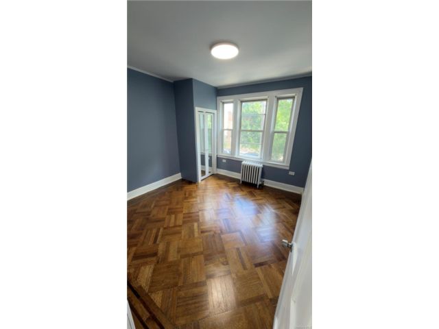  4 BR,  1.00 BTH &nbsp;Other style home in Sunnyside