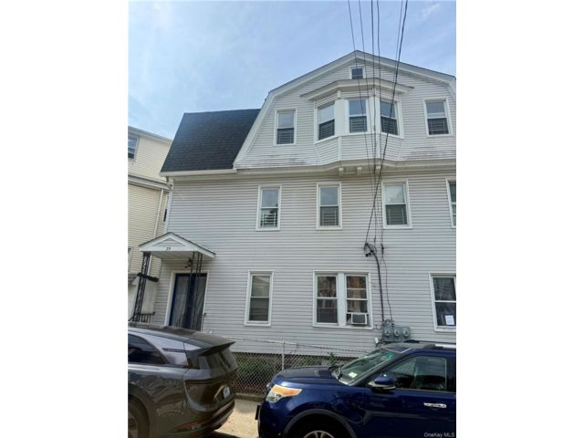  3 BR,  1.00 BTH &nbsp;Full floor apar style home in Yonkers