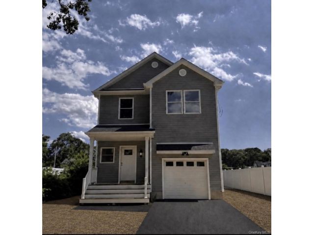  4 BR,  3.00 BTH &nbsp;Colonial style home in Wyandanch