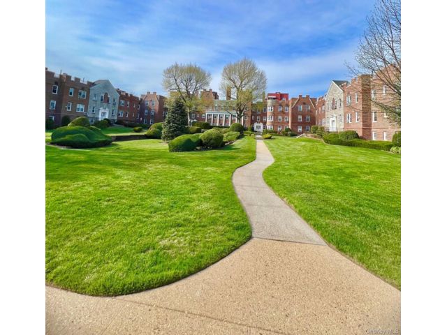  1 BR,  1.00 BTH &nbsp;Other style home in Rockville Centre