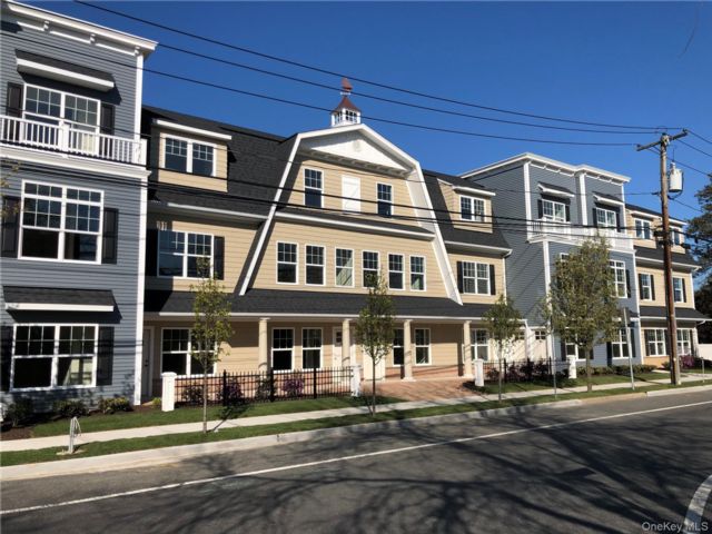 Studio,  0.00 BTH &nbsp;Commercial style home in Bay Shore