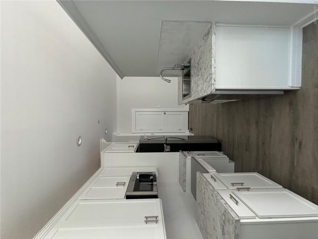 [PHOTO]