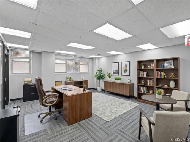 Studio,  0.00 BTH &nbsp;Commercial style home in Flushing
