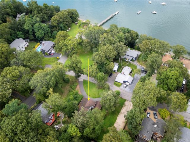  3 BR,  3.00 BTH &nbsp;Hi ranch style home in Setauket