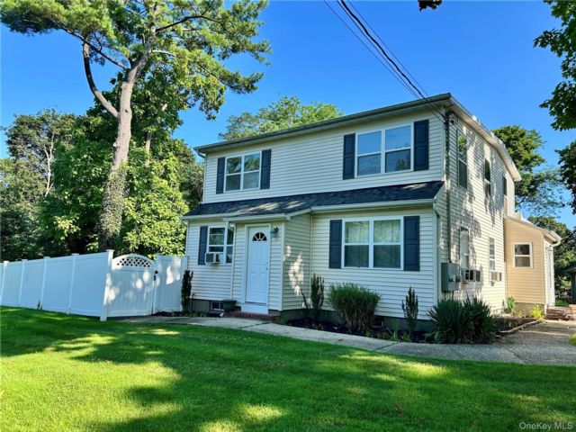 3 BR,  1.00 BTH &nbsp;Colonial style home in Port Jefferson