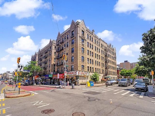  1 BR,  1.00 BTH &nbsp;Other style home in Flushing