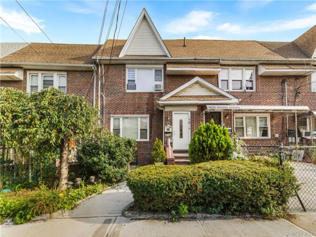  2 BR,  2.00 BTH &nbsp;Traditional style home in Briarwood