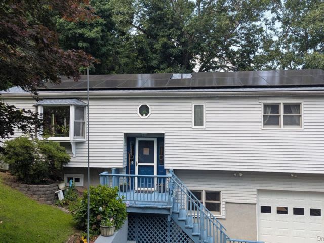  3 BR,  2.00 BTH &nbsp;Ranch style home in Highland Falls