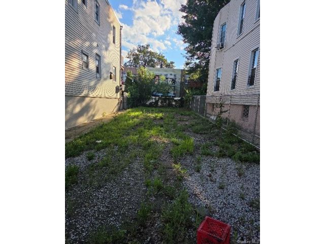[Parkchester Real Estate, listing number 7327250]