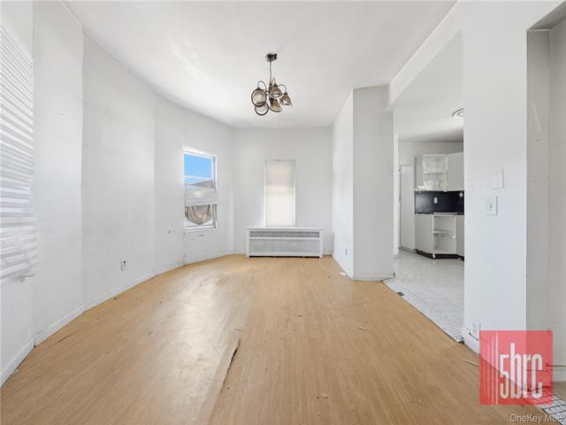[PHOTO]