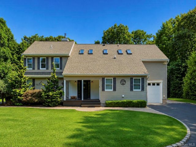  6 BR,  4.00 BTH &nbsp;Other style home in Miller Place