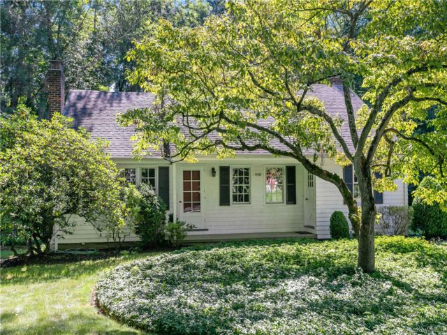  3 BR,  2.00 BTH &nbsp;Cape cod style home in Millwood