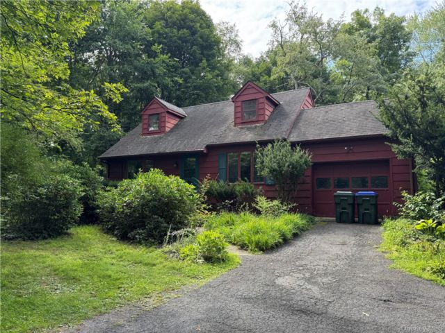  3 BR,  2.00 BTH &nbsp;Cape cod style home in Walden