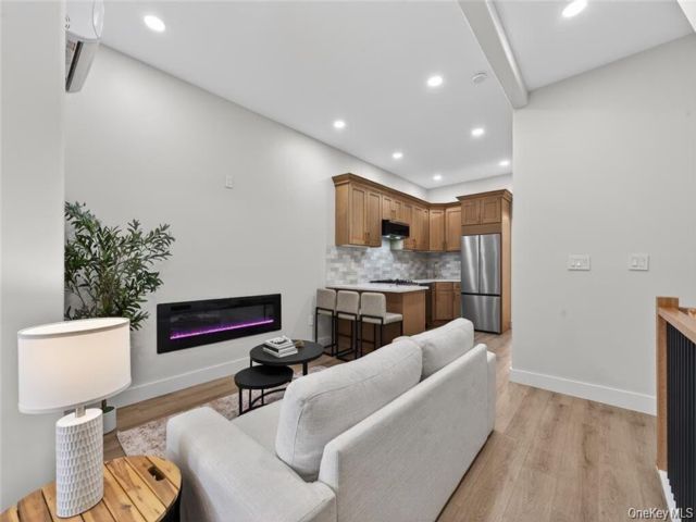 5 BR,  2.00 BTH &nbsp;House style home in Bedford Stuyvesant