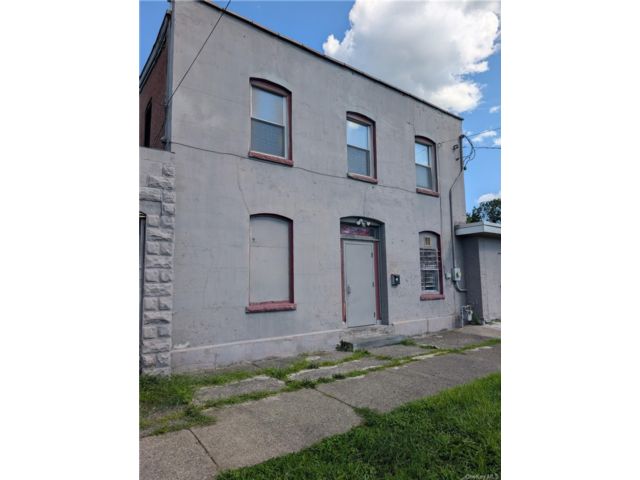 Studio,  0.00 BTH &nbsp;Commercial style home in Newburgh