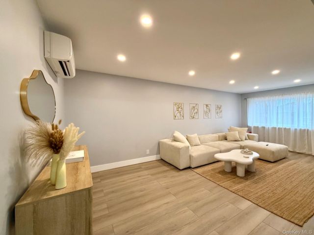  2 BR,  1.00 BTH &nbsp;Full floor apar style home in Middle Village