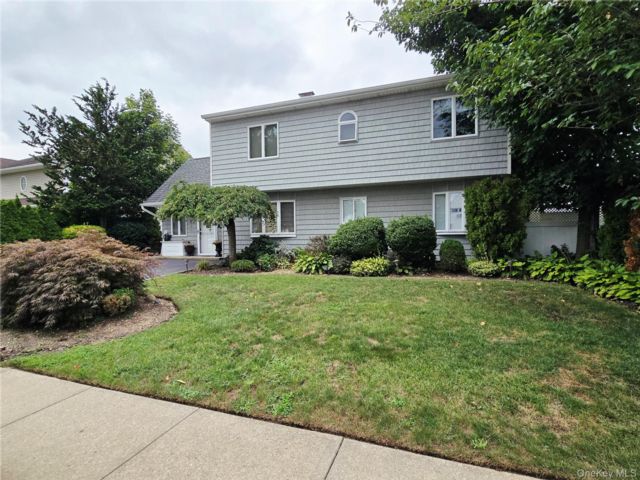[Westbury Real Estate, listing number 7327599]