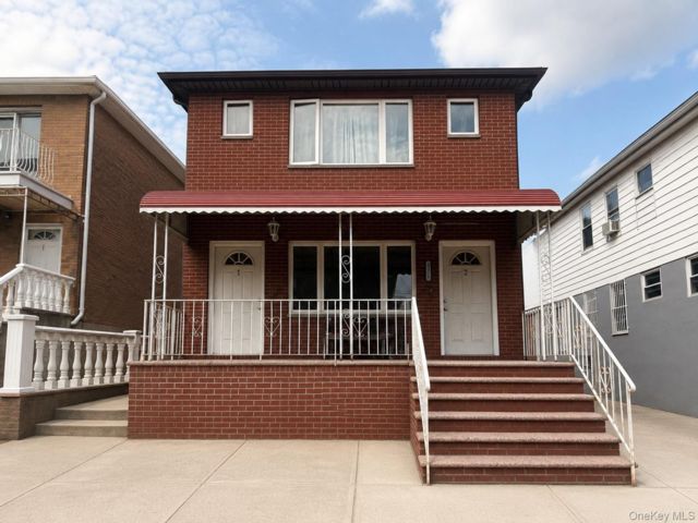  4 BR,  4.00 BTH &nbsp;House style home in Flushing
