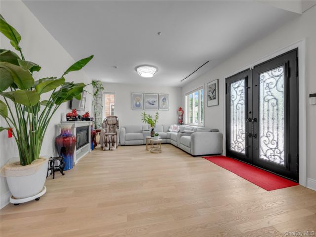  4 BR,  4.00 BTH &nbsp;Mediterranean style home in Queens Village