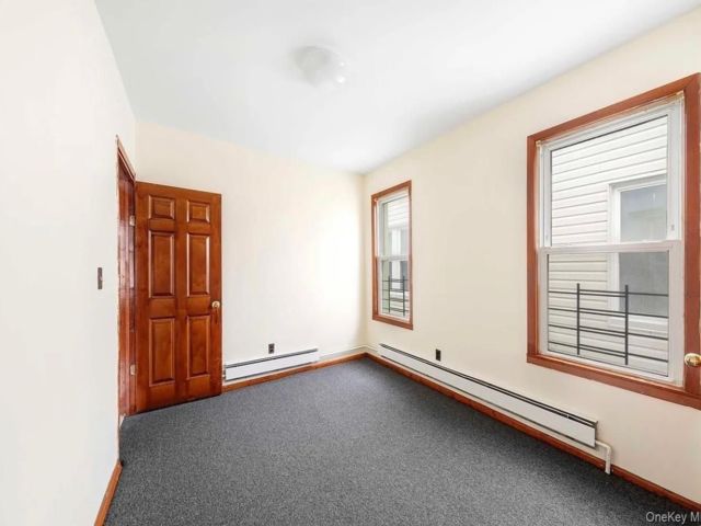  3 BR,  1.00 BTH &nbsp;Colonial style home in Woodhaven