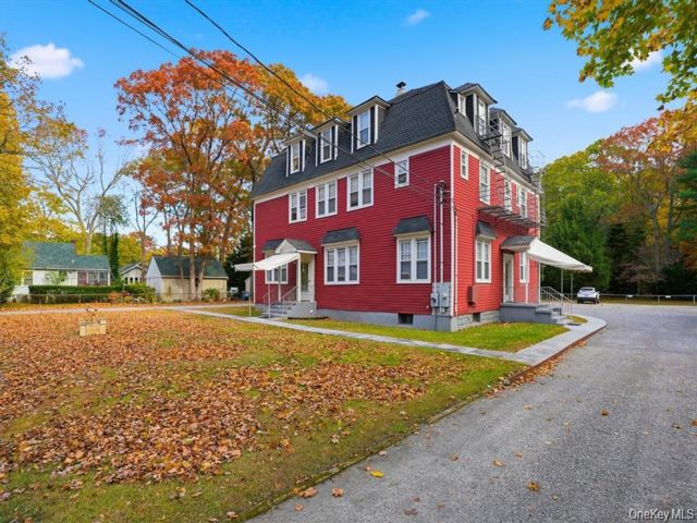 1 BR,  1.00 BTH &nbsp;Other style home in Nesconset