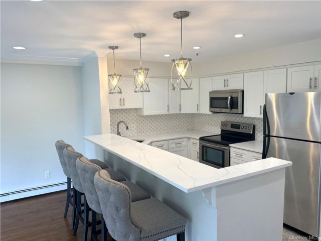  2 BR,  1.00 BTH &nbsp;Other style home in Lynbrook