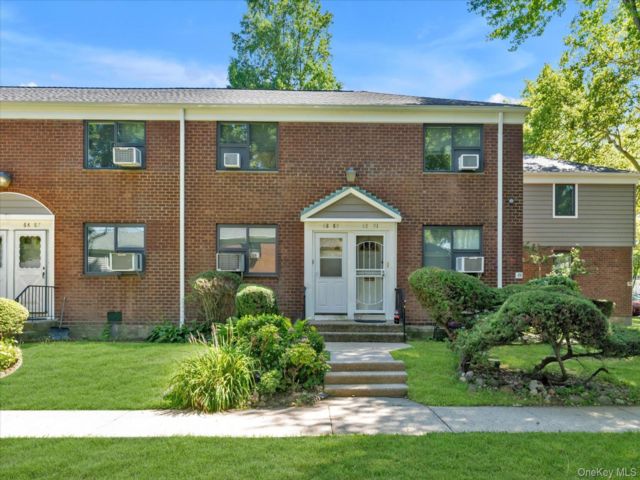 [Oakland Gardens Real Estate, listing number 7327825]
