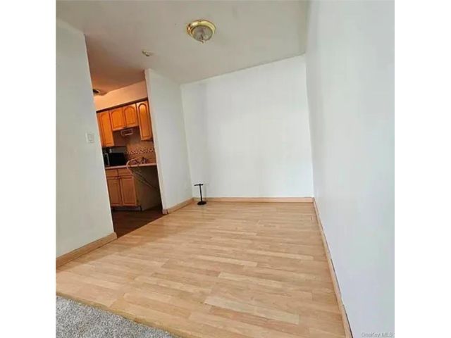 [PHOTO]