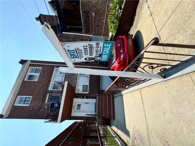  7 BR,  3.00 BTH &nbsp;Other style home in Canarsie
