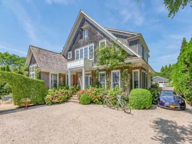  6 BR,  8.00 BTH &nbsp;Traditional style home in Southampton