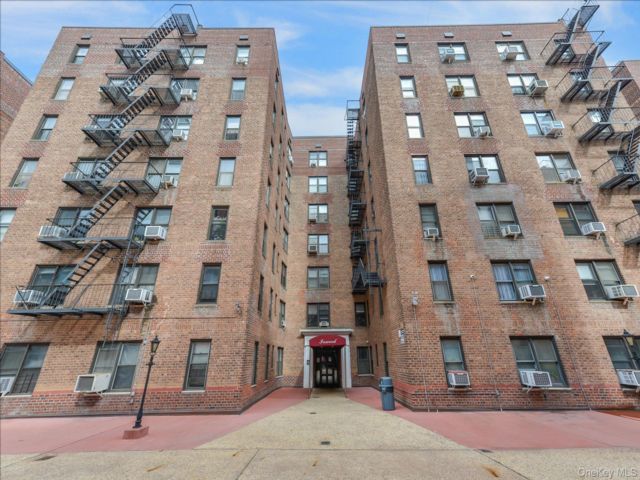 [Woodhaven Real Estate, listing number 7328062]