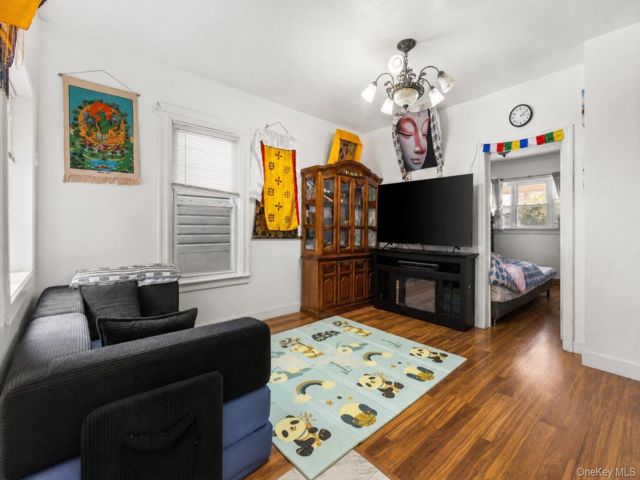 [PHOTO]