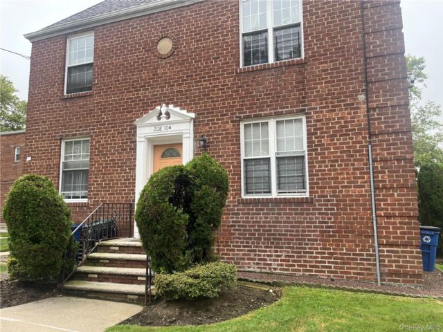  3 BR,  1.00 BTH &nbsp;House style home in Bayside