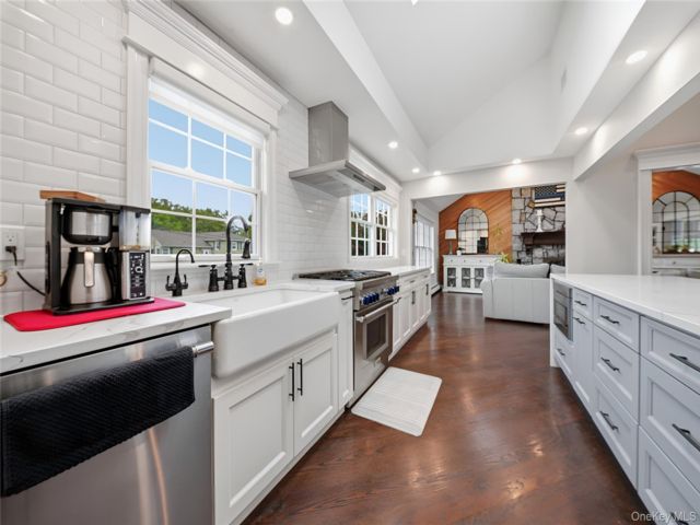 [PHOTO]