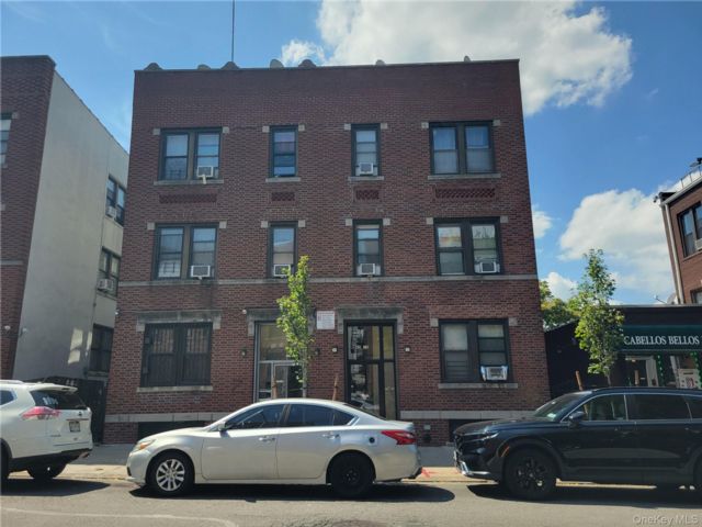 Studio,  0.00 BTH &nbsp;Mid rise style home in Woodside