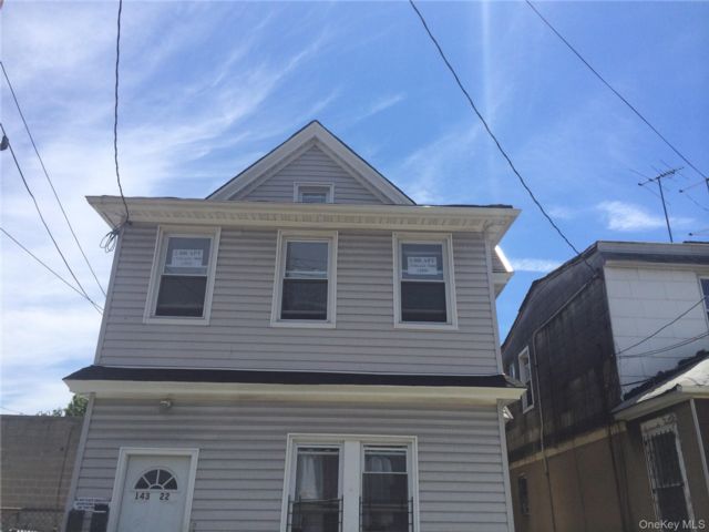  3 BR,  1.00 BTH &nbsp;Includes legal  style home in Briarwood