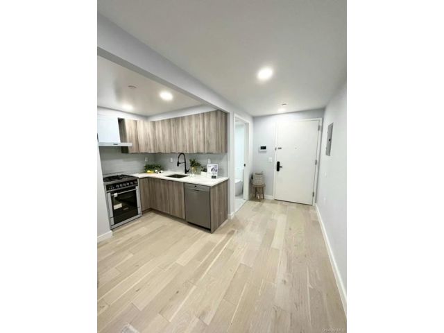 [PHOTO]