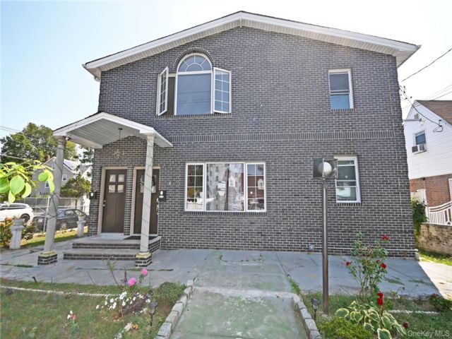 4 BR,  2.00 BTH &nbsp;Includes legal  style home in Rosedale