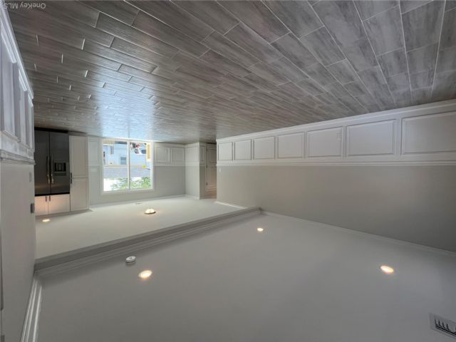 [PHOTO]
