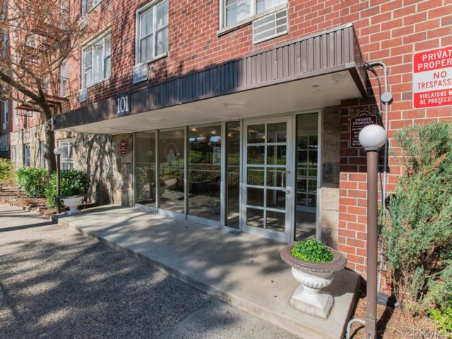 [Yonkers Real Estate, listing number 7328561]