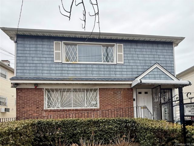  3 BR,  2.00 BTH &nbsp;Other style home in Far Rockaway