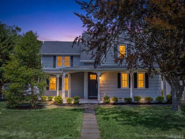  5 BR,  4.00 BTH &nbsp;Other style home in East Moriches