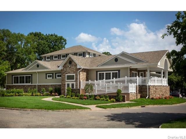  3 BR,  2.00 BTH &nbsp;Other style home in Coram